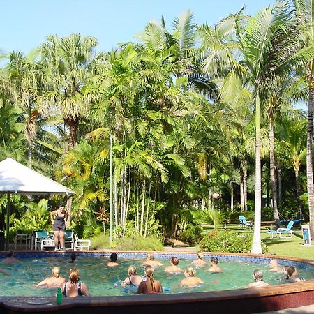 Ingenia Holidays Cairns Coconut Eksteriør billede The pool at the resort