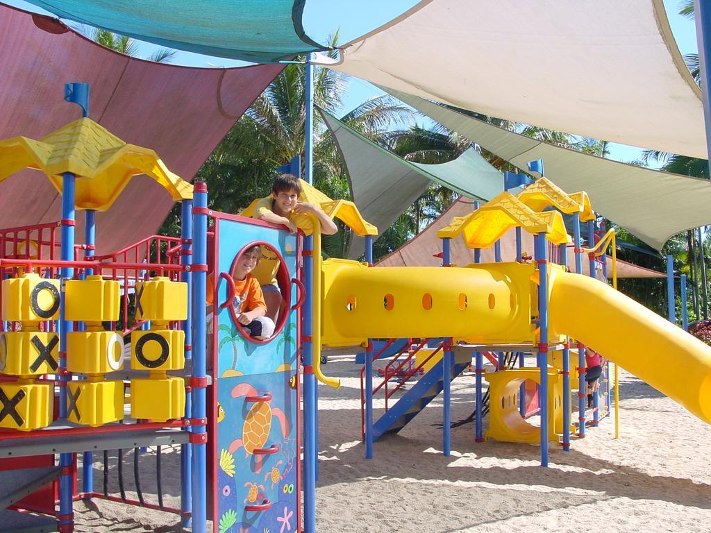 Ingenia Holidays Cairns Coconut Eksteriør billede Playground at the Children's Museum of Oak Park