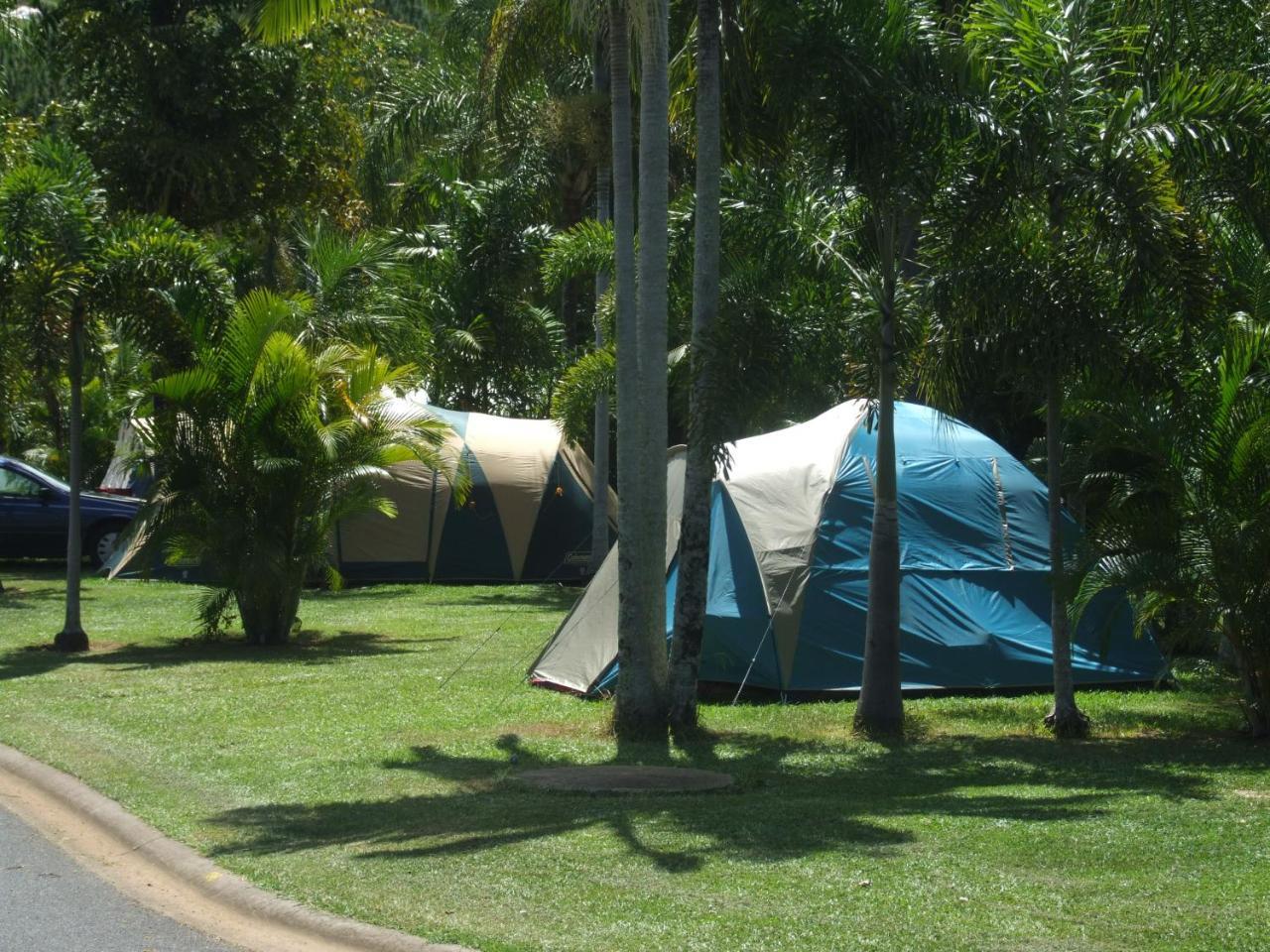 Ingenia Holidays Cairns Coconut Eksteriør billede Camping at the park