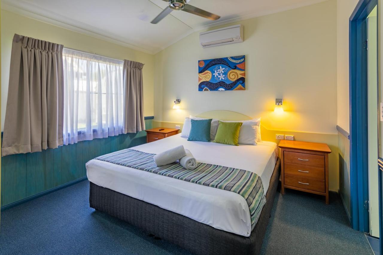 Ingenia Holidays Cairns Coconut Eksteriør billede A bedroom at the motel