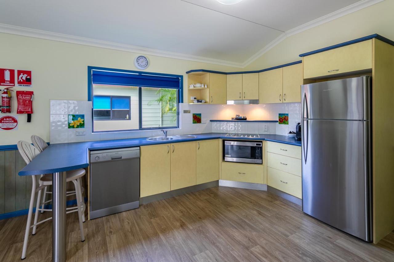 Ingenia Holidays Cairns Coconut Eksteriør billede A modern Australian kitchen